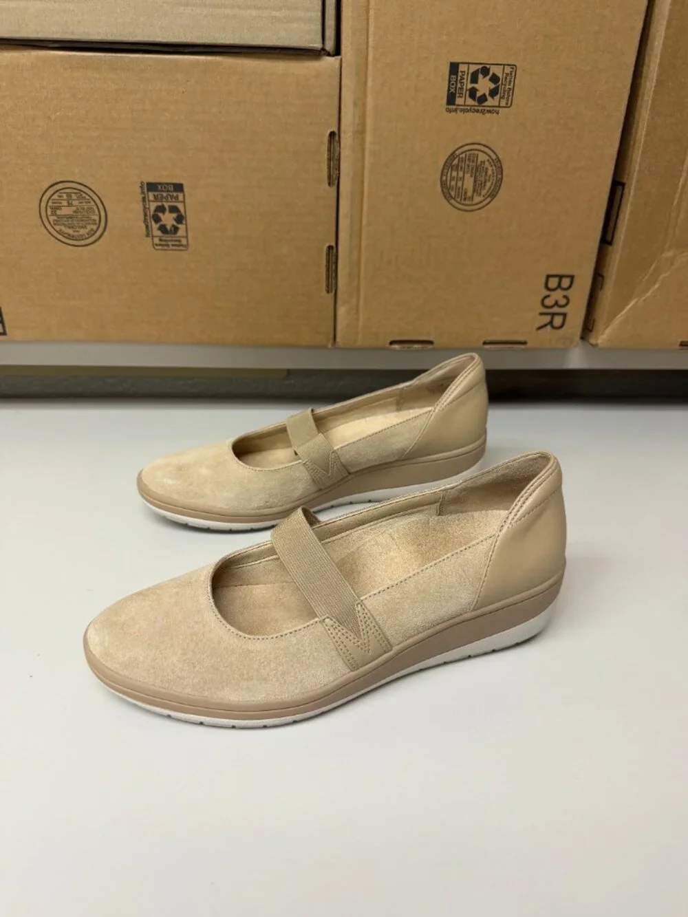 Vionic Judie - tan - size 9